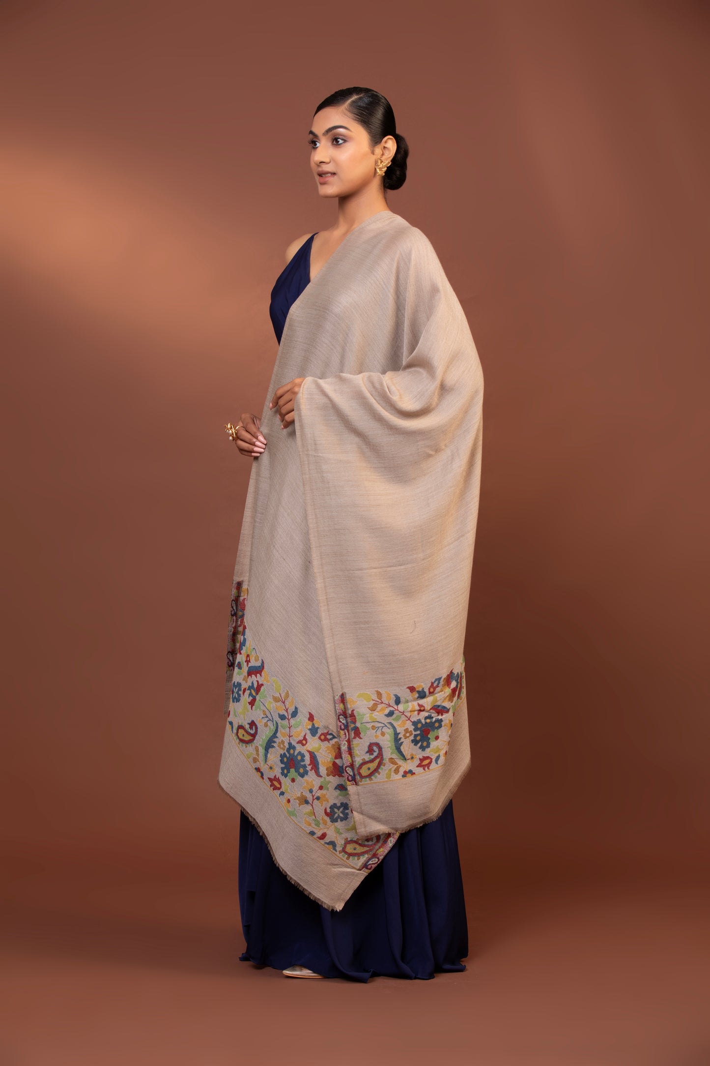 embroidered wool shawl, fine wool wrap, elegant women’s shawl, luxury wool shawl, soft embroidered shawl