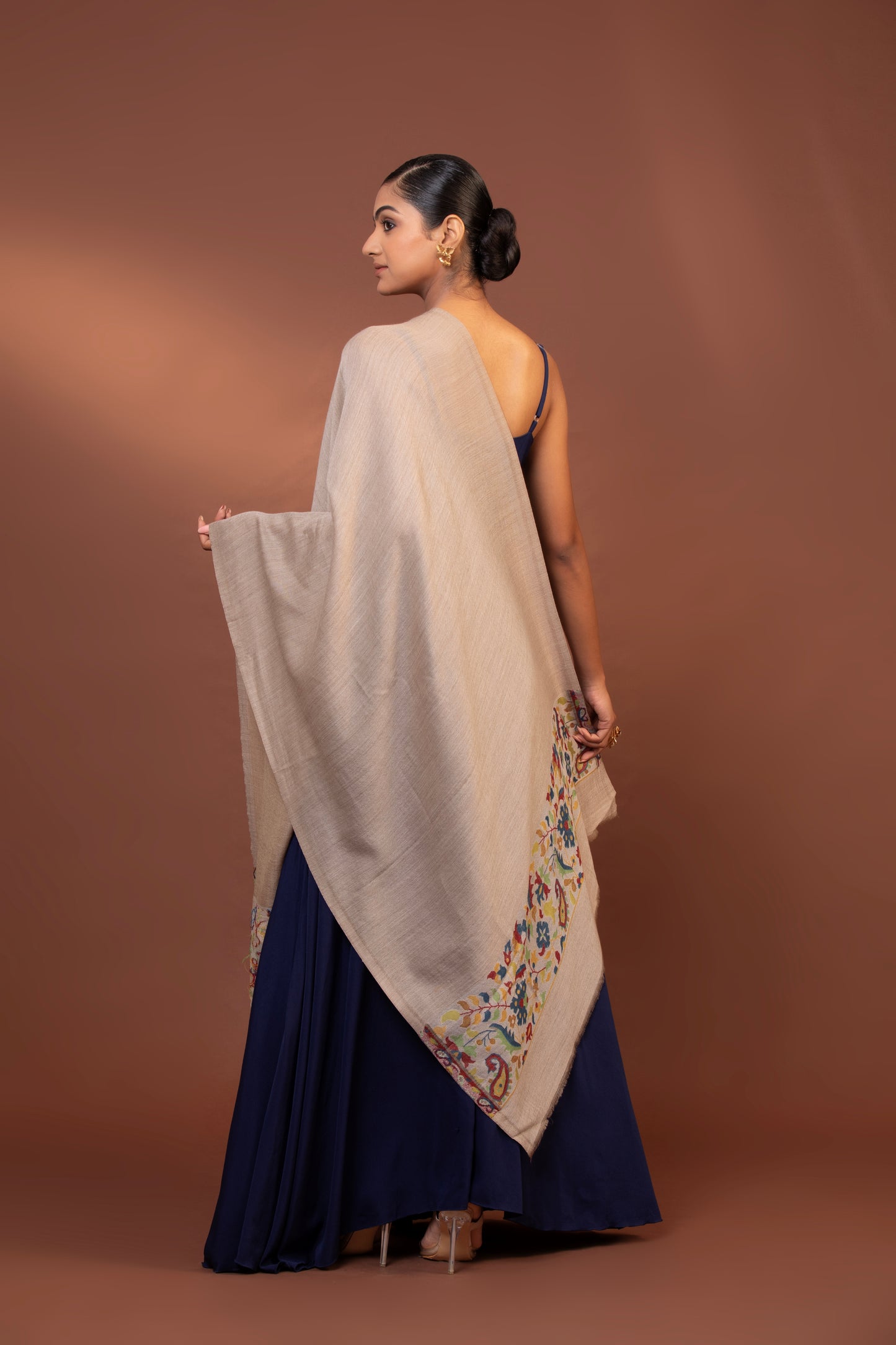 embroidered wool shawl, fine wool wrap, elegant women’s shawl, luxury wool shawl, soft embroidered shawl