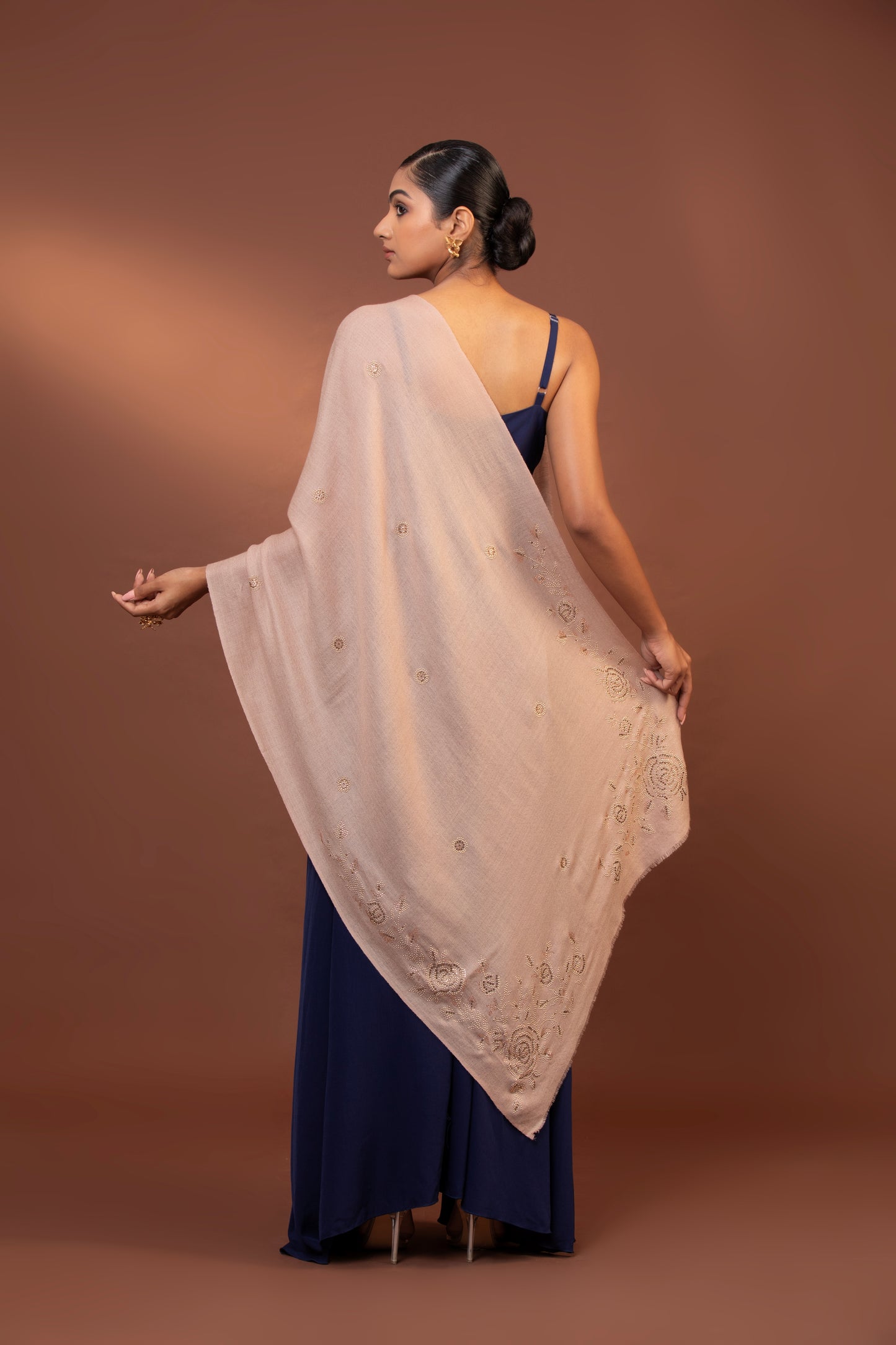 peach wool shawl, hand-woven shawls, women's border shawls, fine wool accessory, elegant wool wrap, women shawl