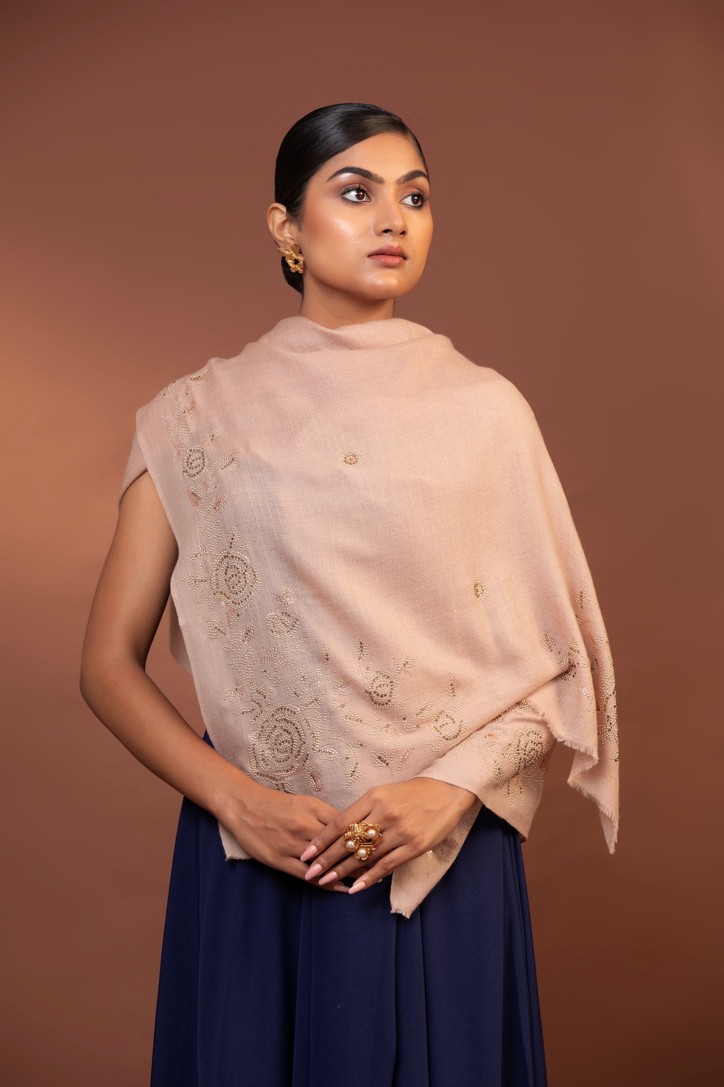 peach wool shawl, hand-woven shawls, women's border shawls, fine wool accessory, elegant wool wrap, women shawl