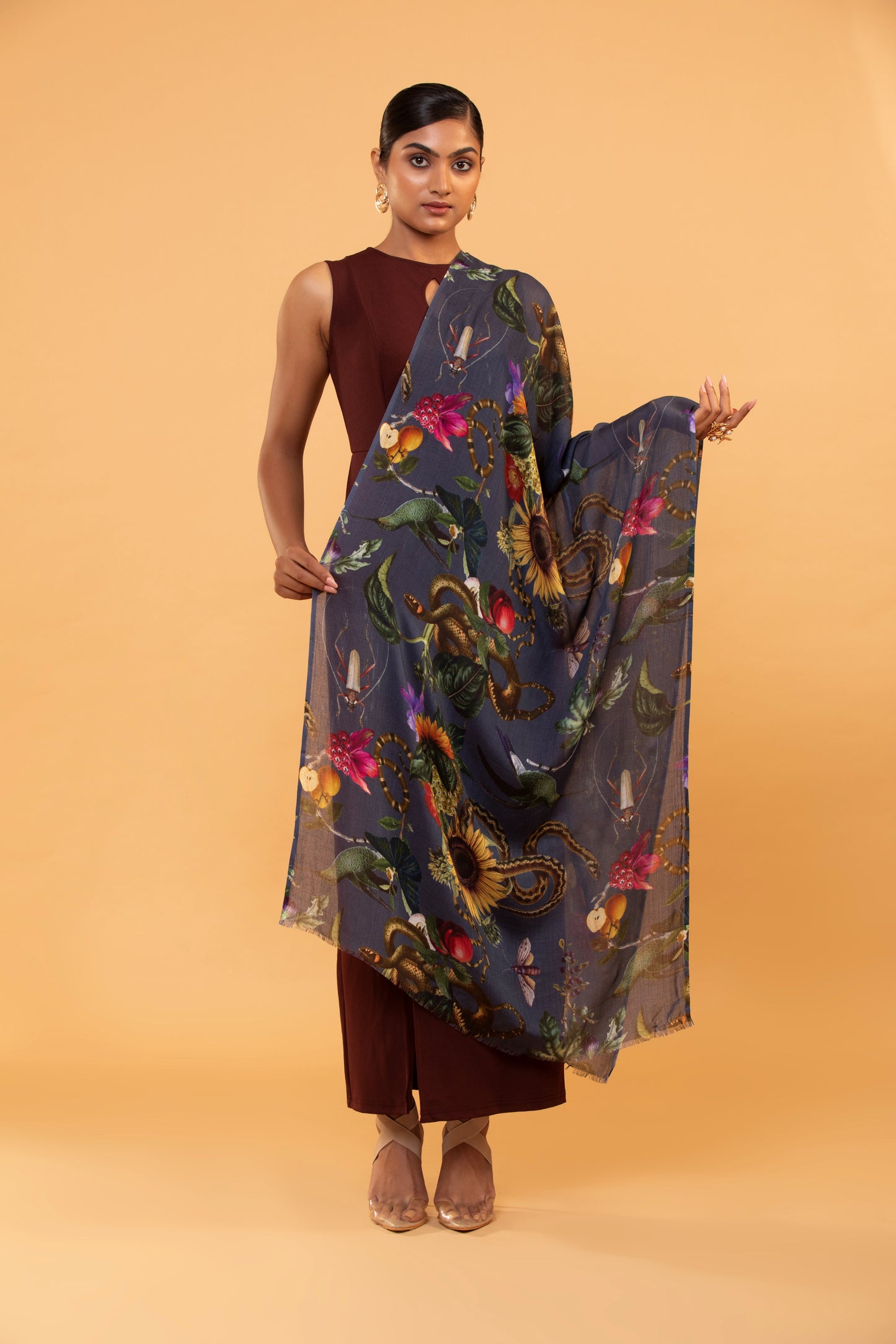 Elegant Fine Wool Shawl with Snake Print Design