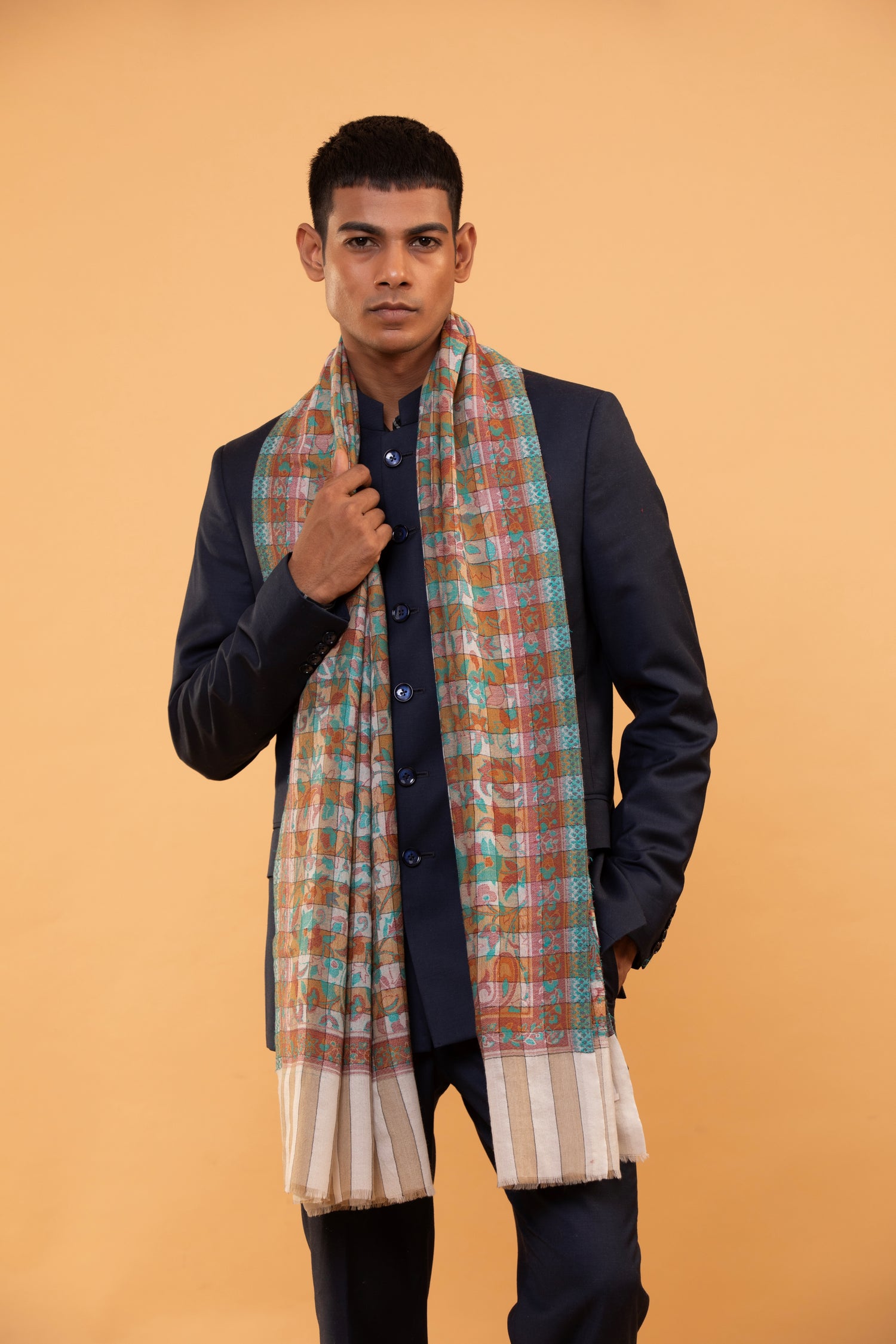 Stylish and comfortable designer shawl online, handwoven shawl, Checked Stole, Checked Woven Designer Shawl