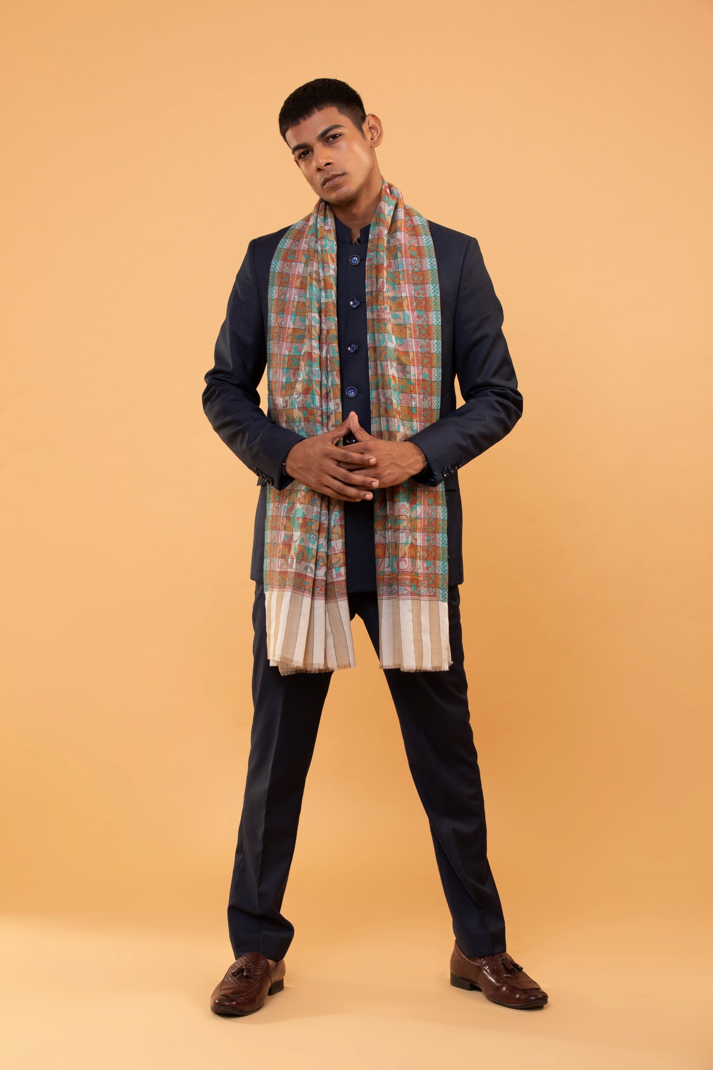 Stylish and comfortable designer shawl online, handwoven shawl, Checked Stole, Checked Woven Designer Shawl