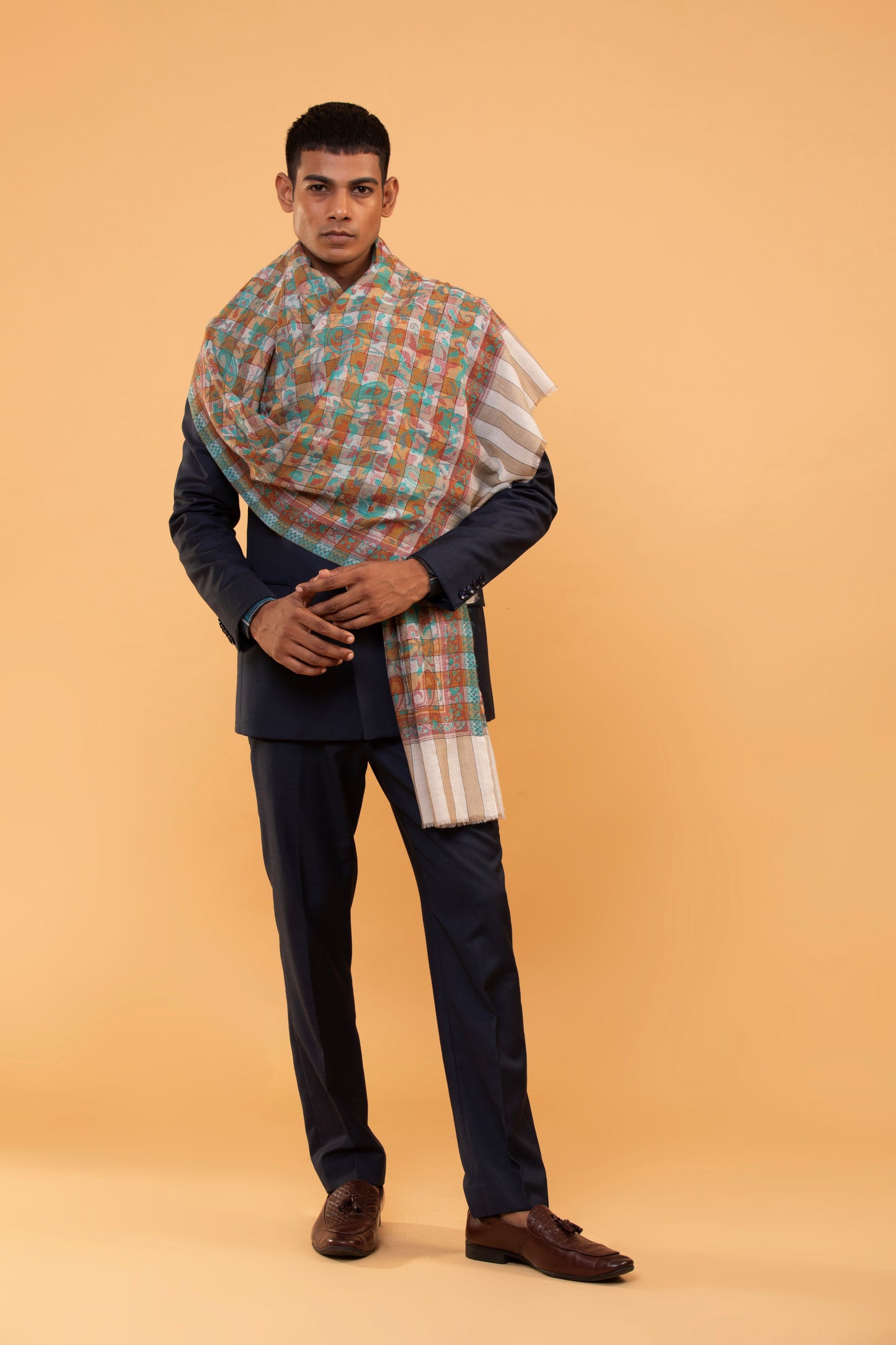 Stylish and comfortable designer shawl online, handwoven shawl, Checked Stole, Checked Woven Designer Shawl