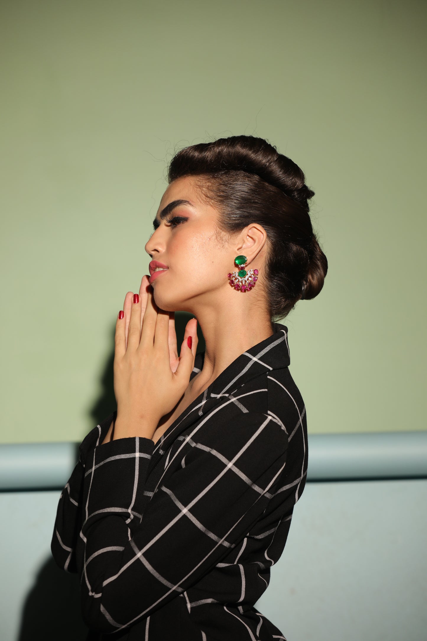 Perfect Combination of Traditional and Modern: These earrings add the right dose of elegance to your style