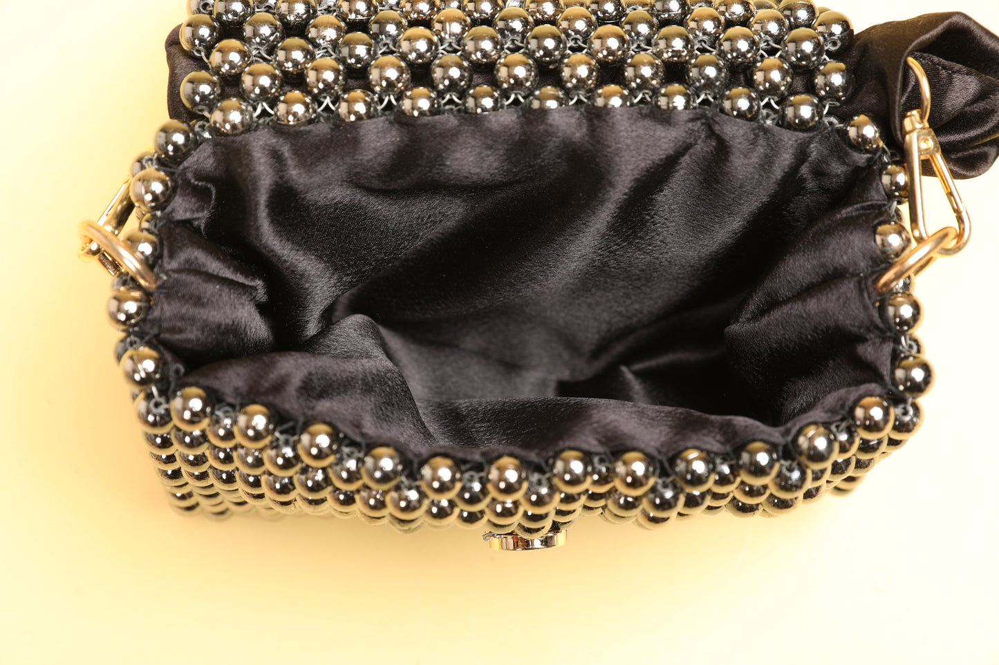 Mini Black Pearl Handbag, Satin Handle Evening Bag, Pearl Crystal Beaded Bag, Women’s Black Pearl Rectangular Handbag, Pearl Beaded Bag, Rhinestone Mini Bag, Faux Pearl Handbag, Evening Bag for Women, Bridal Clutch, Wedding Gift for Her