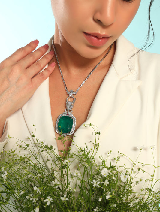 pendant chain,statement pendant,diamond studded,