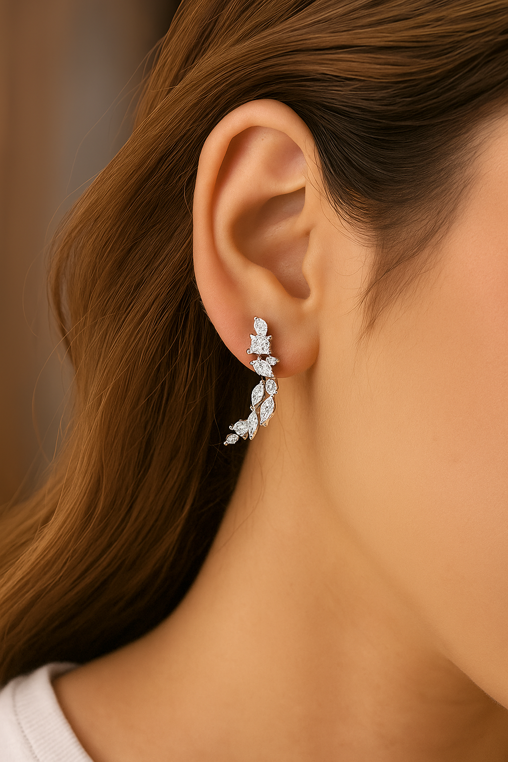 Front-Hug Ear Cuff – Illusion Climber with One Piercing