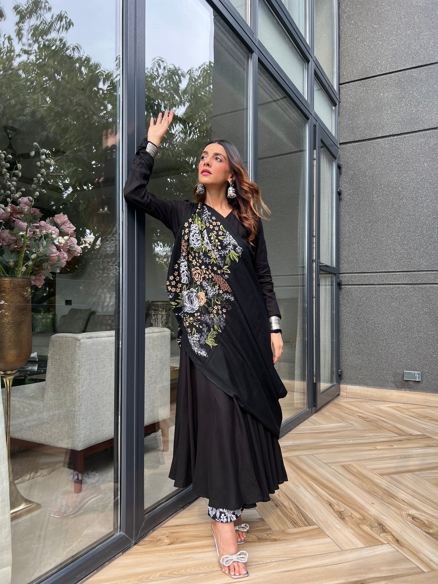 Mehakk Jian in Modarta Black Shawl, embroidered shawl