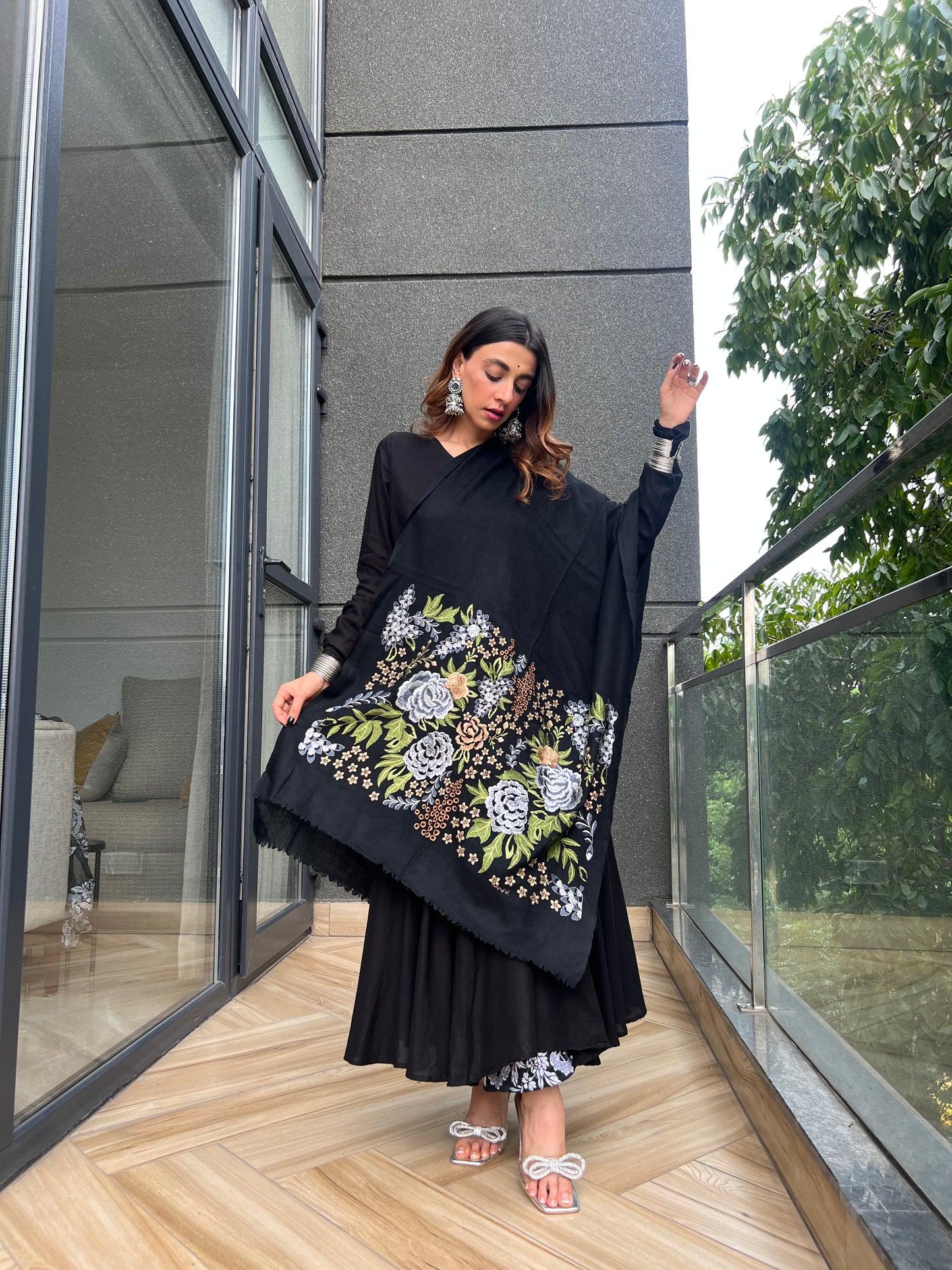 Mehakk Jian in Modarta Black Shawl, embroidered shawl
