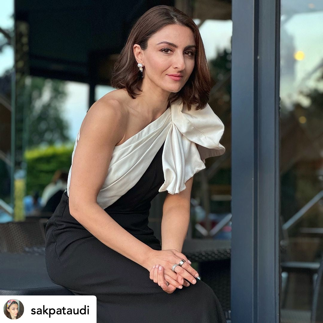 Soha Ali Khan in Pearls Earrings by Modarta