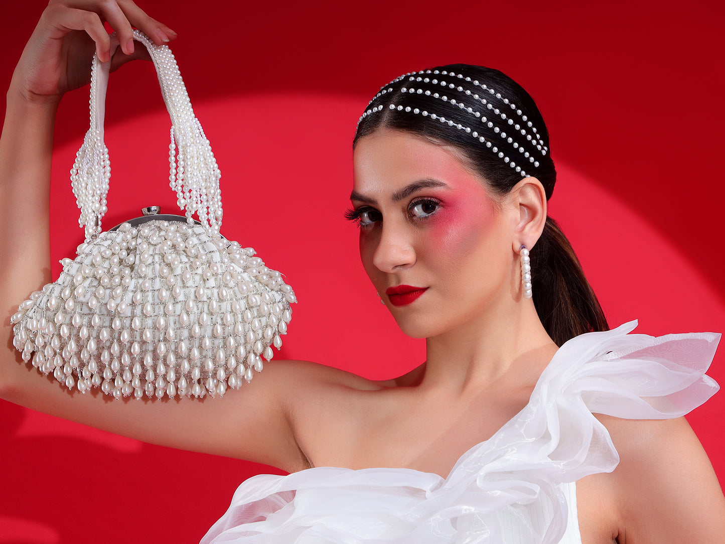 Stylish Bridal Clutch Bags Designed to Shine Every Bride on Wedding |  Readiprint Fashions Blog