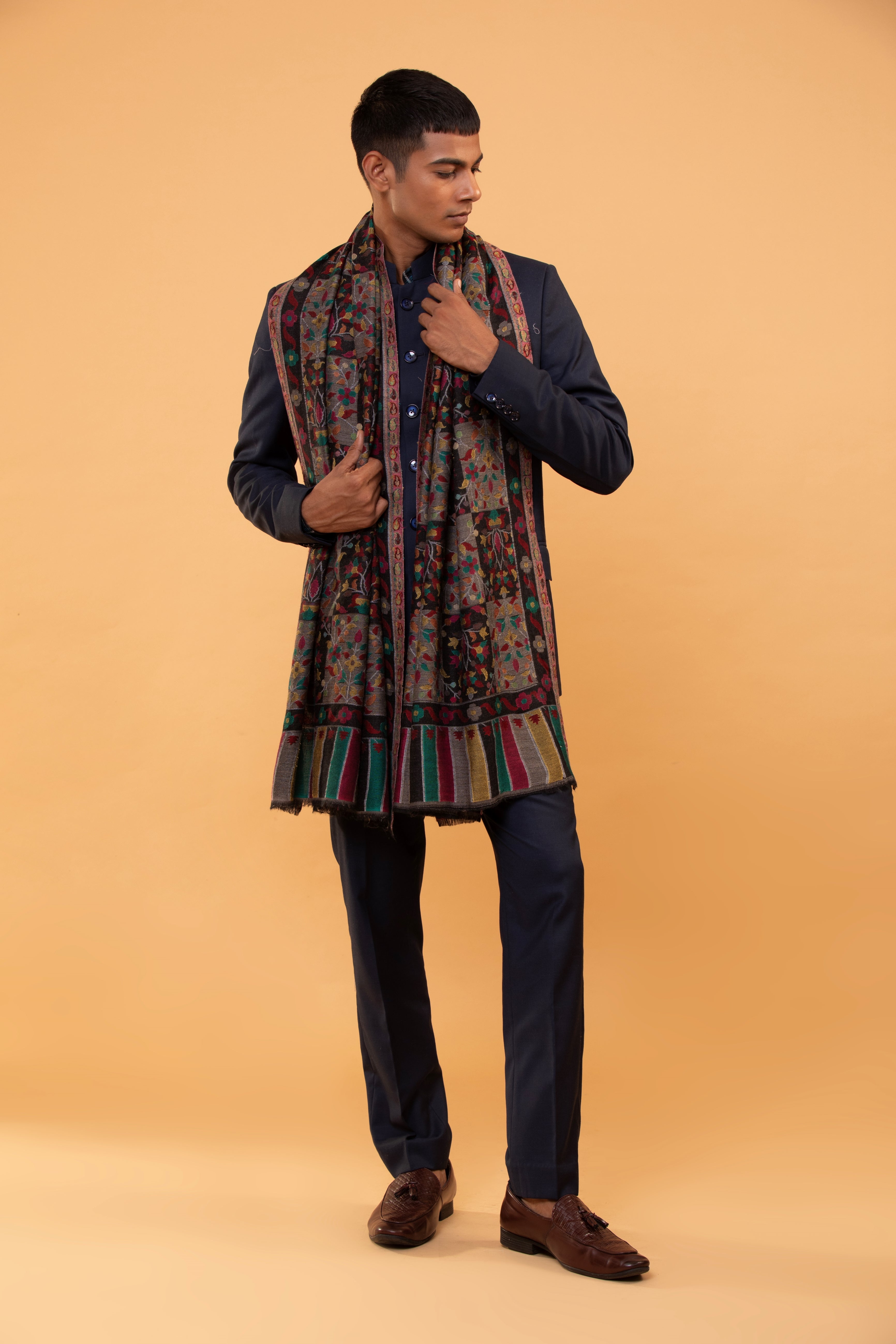 Box Buta Black Shawl with Multi-Leaf Kani Woven Design – modarta
