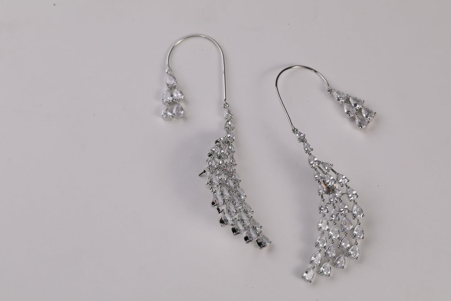 Stylish and Unique Design: Stand out from the crowd with these one-of-a-kind ear cuff drop earrings