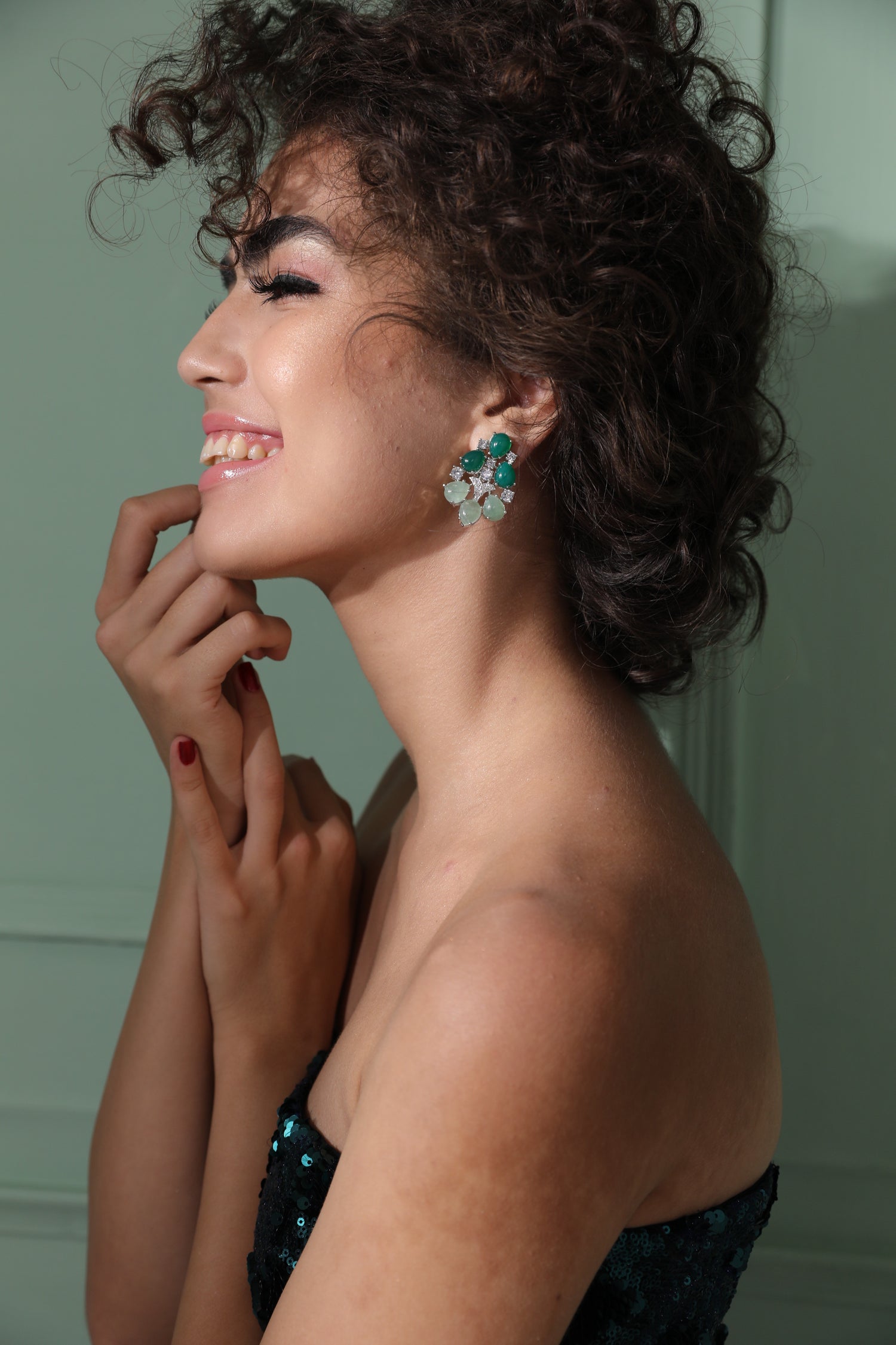 Designer Jewelry Online: Elevate your style with our exclusive dual-tone green emerald earrings