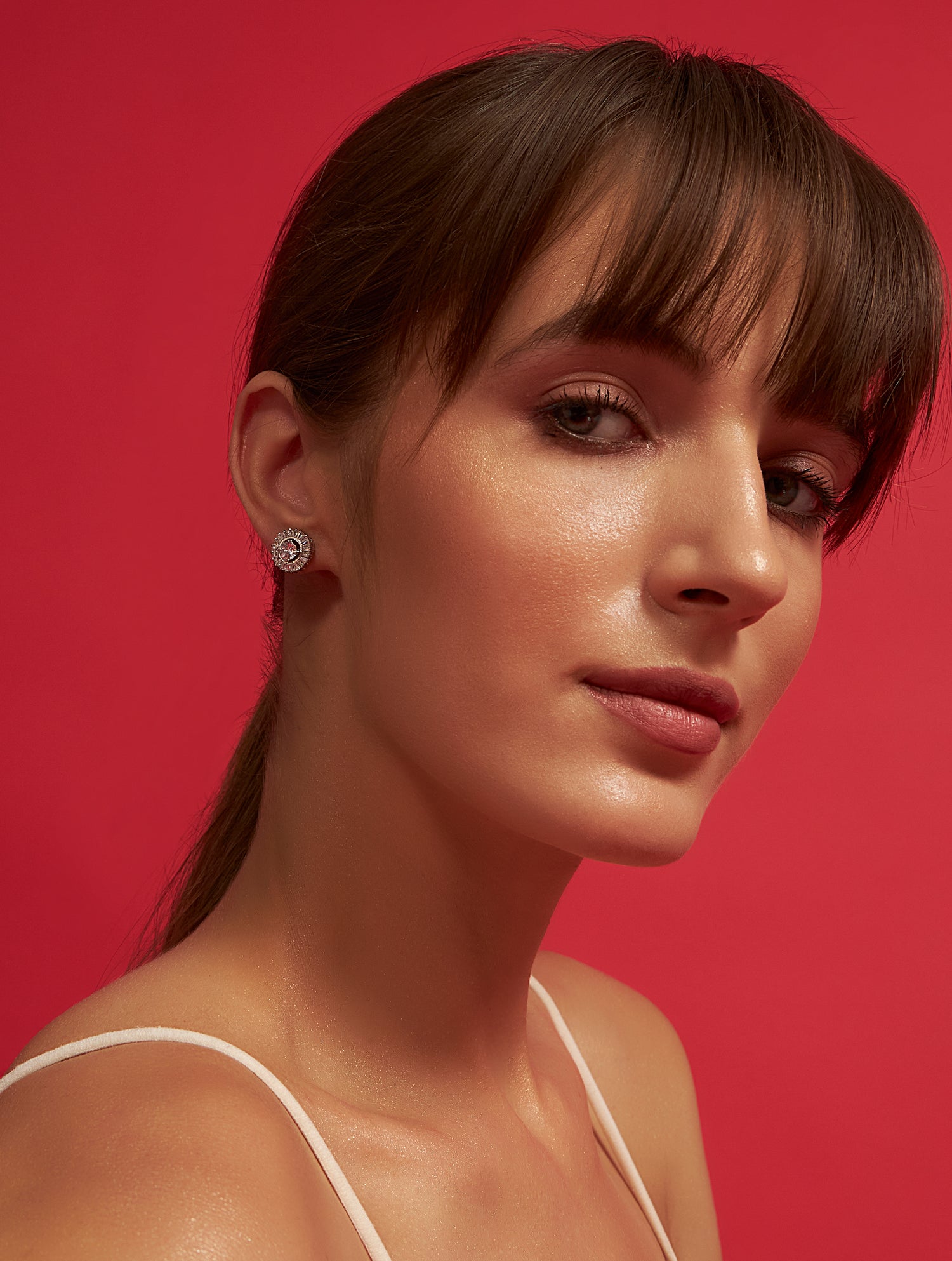 Elegant solitaire studs earrings for weddings parties