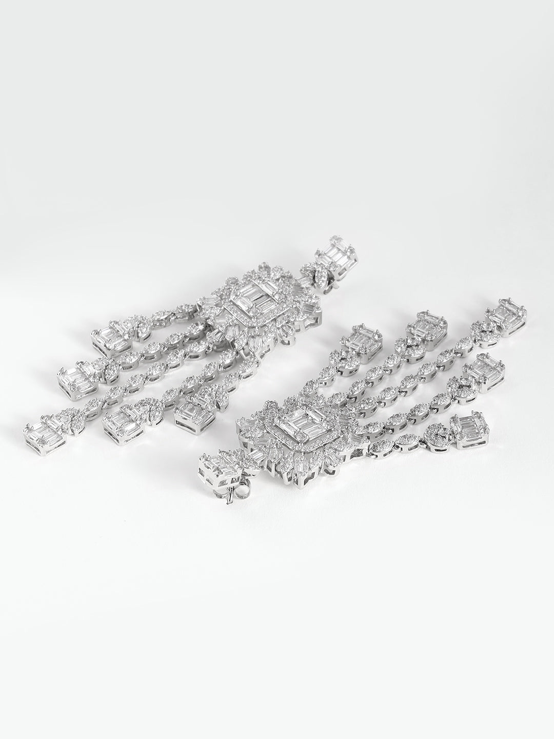Elegant Crystal Drop Earrings – Shimmering Sparkle for Every Occasion