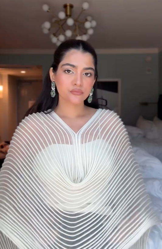 Kritika Khurana wearing Modarta chain dangler earrings