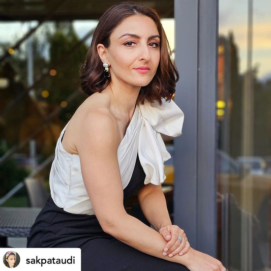 Soha Ali Khan in Pearls Earrings by Modarta