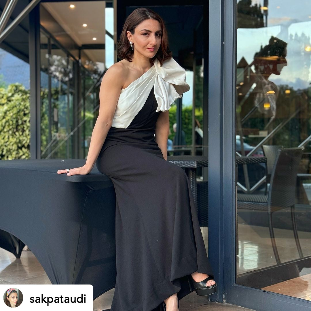 Soha Ali Khan in Pearls Earrings by Modarta