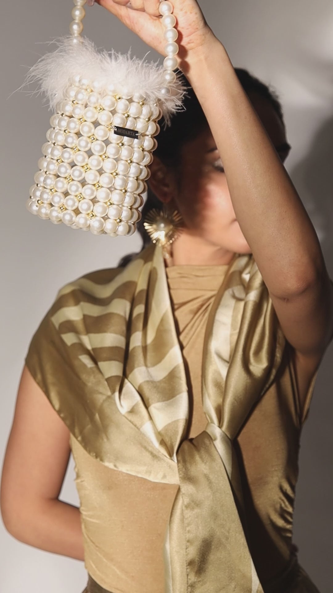Sling Bags | Classy Sling Bags | Sling Bags For Woman | HerZindagi
